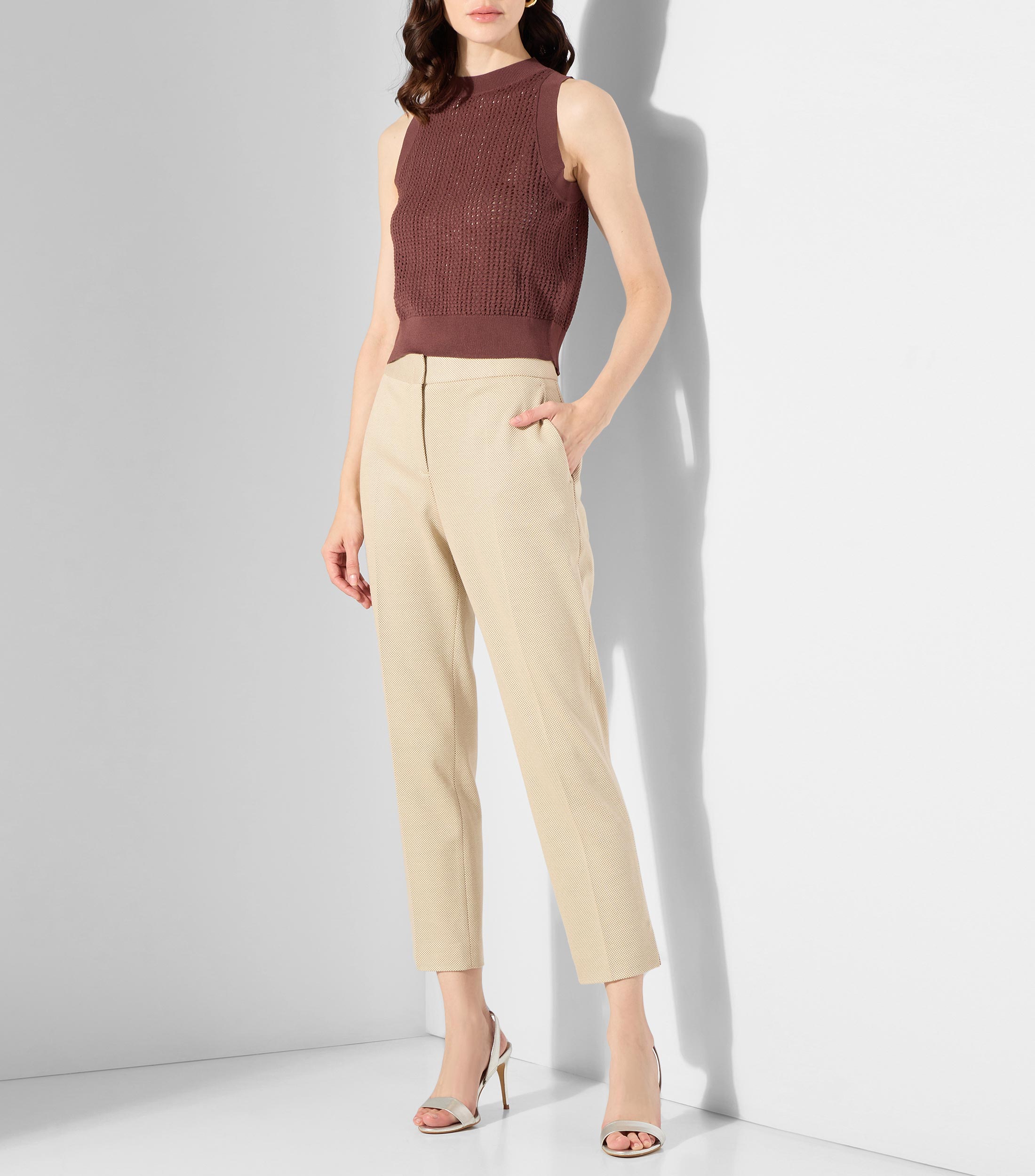 Blusa lisa sin mangas Mujer